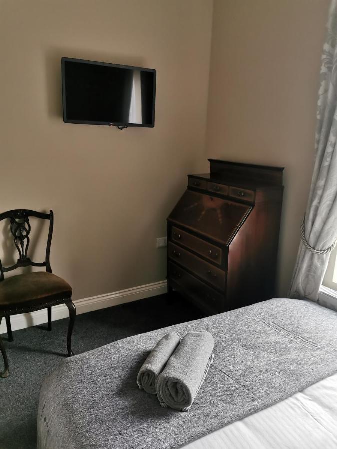 6 Dbl Bed, Central Huddersfield House Inc Parking Buitenkant foto